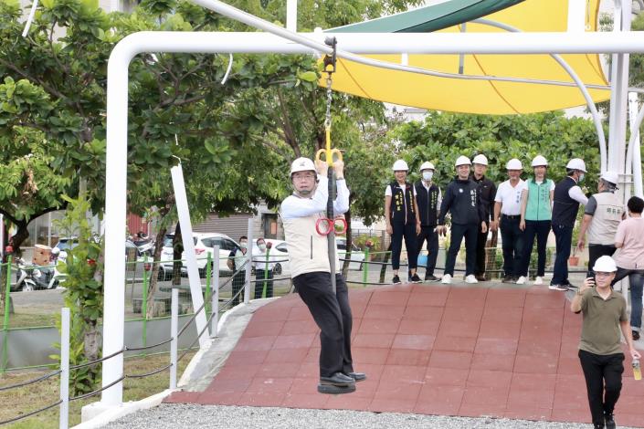 全台最大環形滑軌遊戲場   南市文元公園讓大小朋友體驗擺...