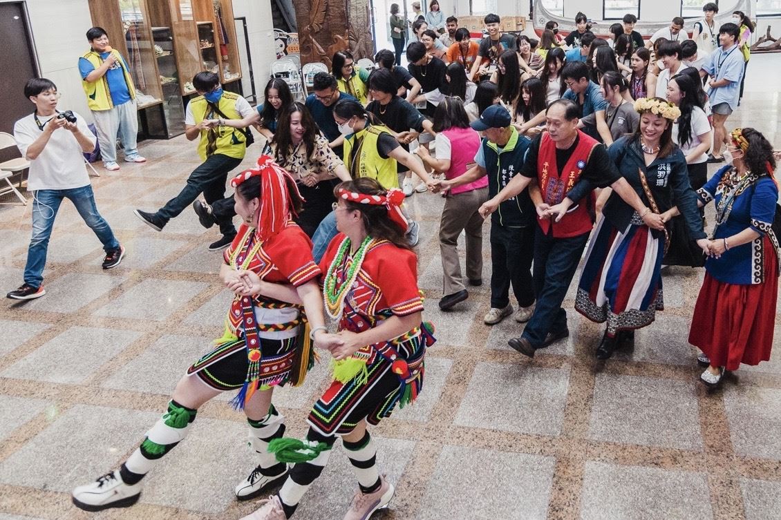 國際青年走訪美濃  體驗客家及原住民文化