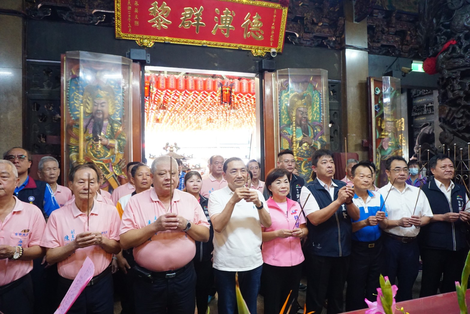 侯友宜大雅掃街  藍營民代合體逛市場...