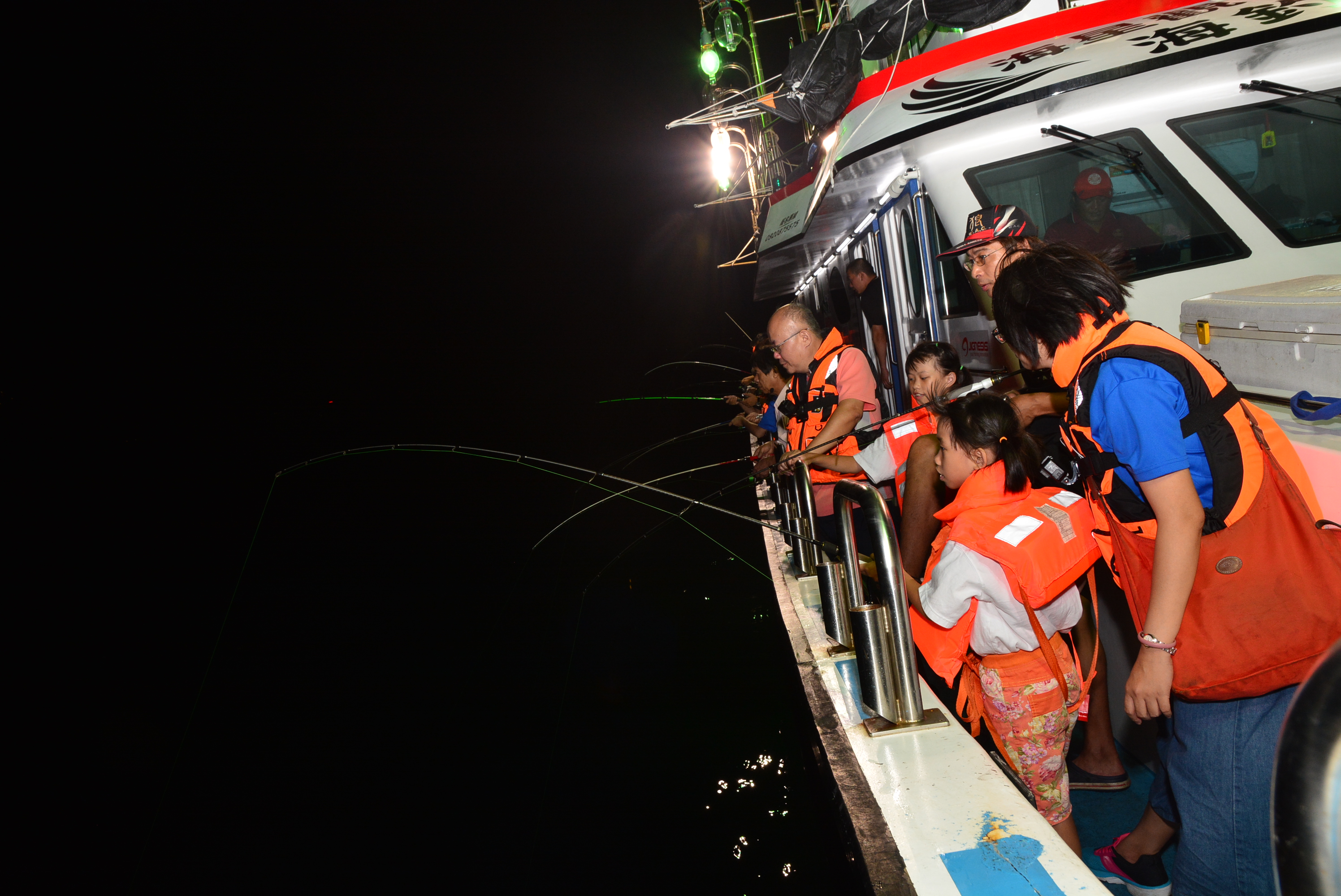 熱門夜釣景點   「深澳漁港」生態與美食之旅...