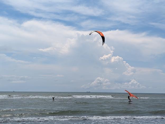 國內唯一國際認證風箏衝浪場域 「風箏衝浪與聽風市集」...