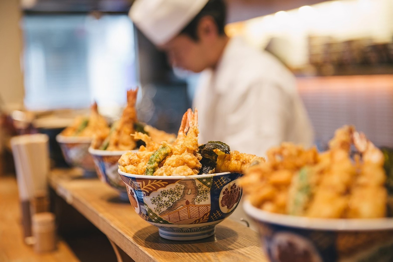 天丼名店海陸定食上菜     限時滿300送50...