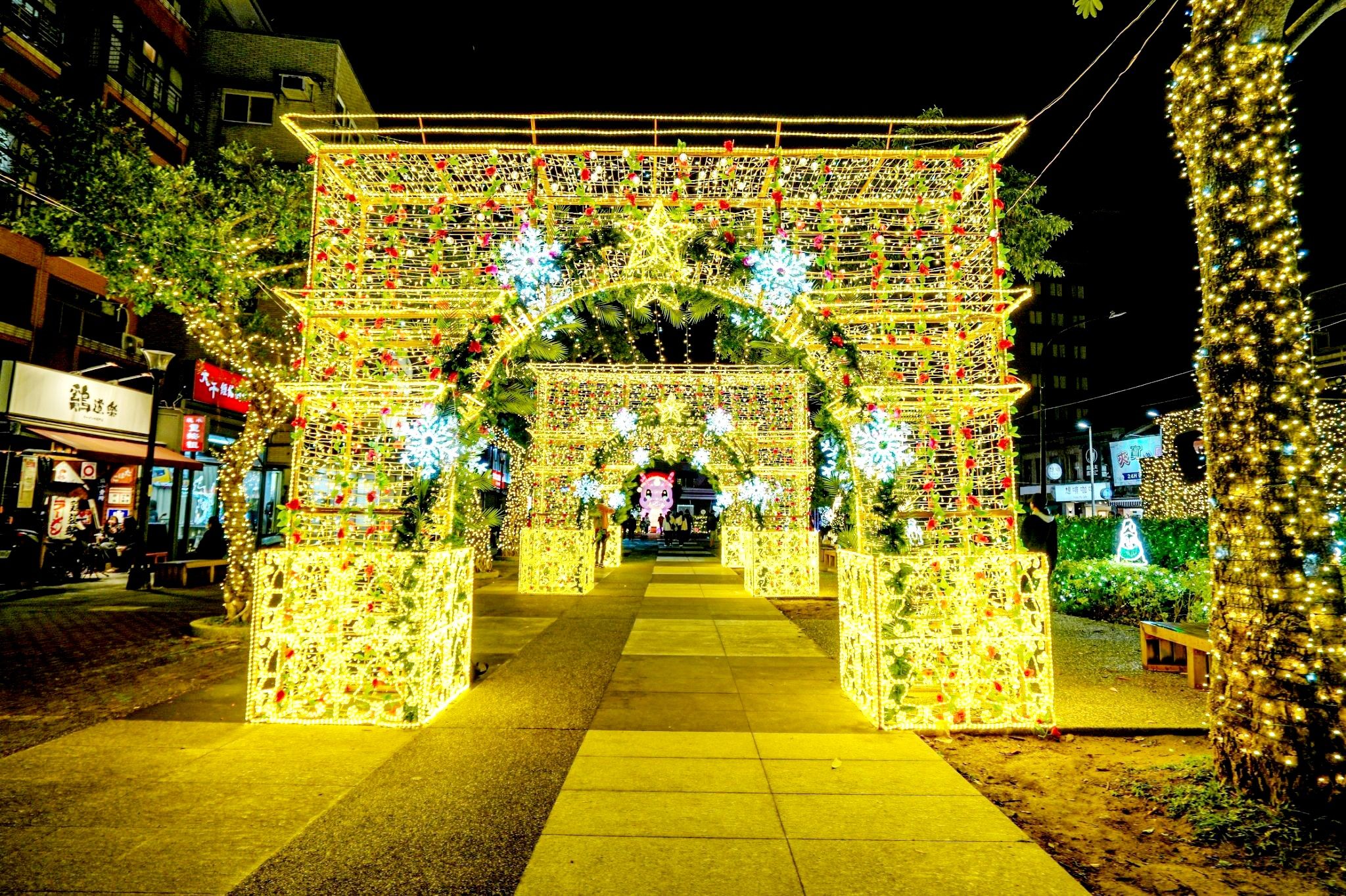 聖誕點燈暨光雕秀  淡水老街廣場熱鬧登場...