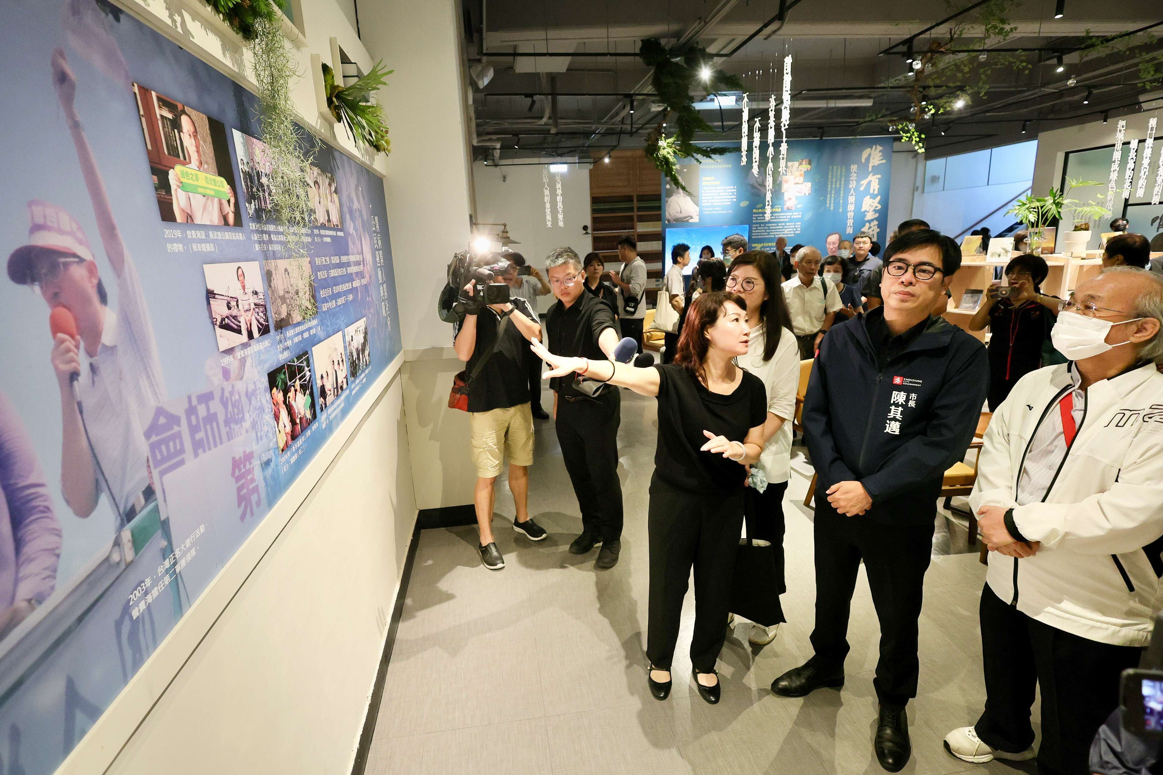 高雄文學館設置曾貴海詩人醫師懷念空間 與市民共同追憶曾...