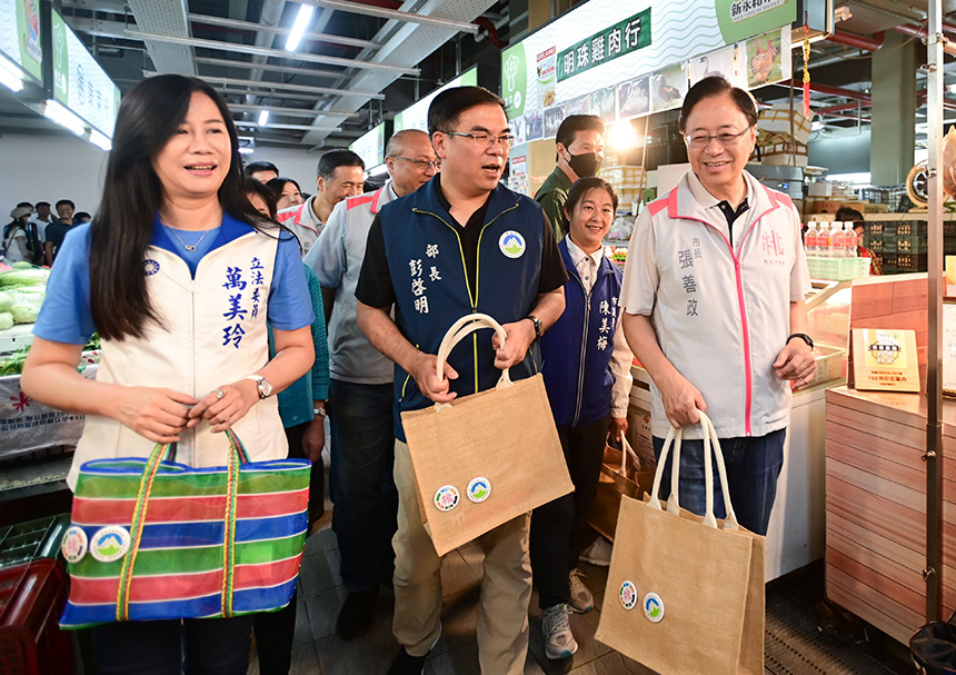 桃市攜手中央宣導減塑  張善政呼籲市民買菜自備環保袋...