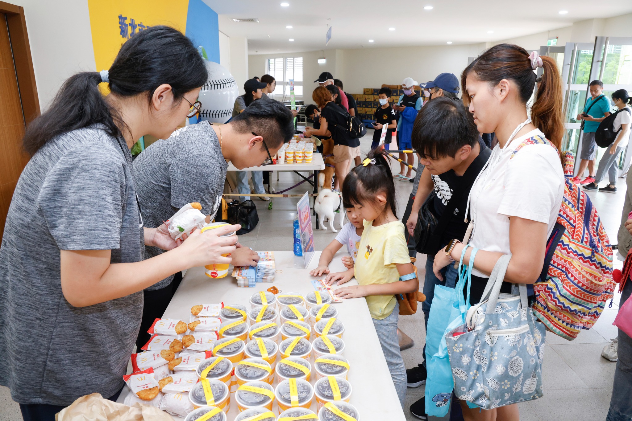 歡慶教師節  新北凱撒女壘主題日應援送早餐  9月壽星及老...