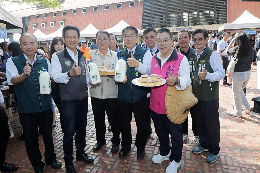 柳營牛奶節登場  黃偉哲力薦國產鮮奶...