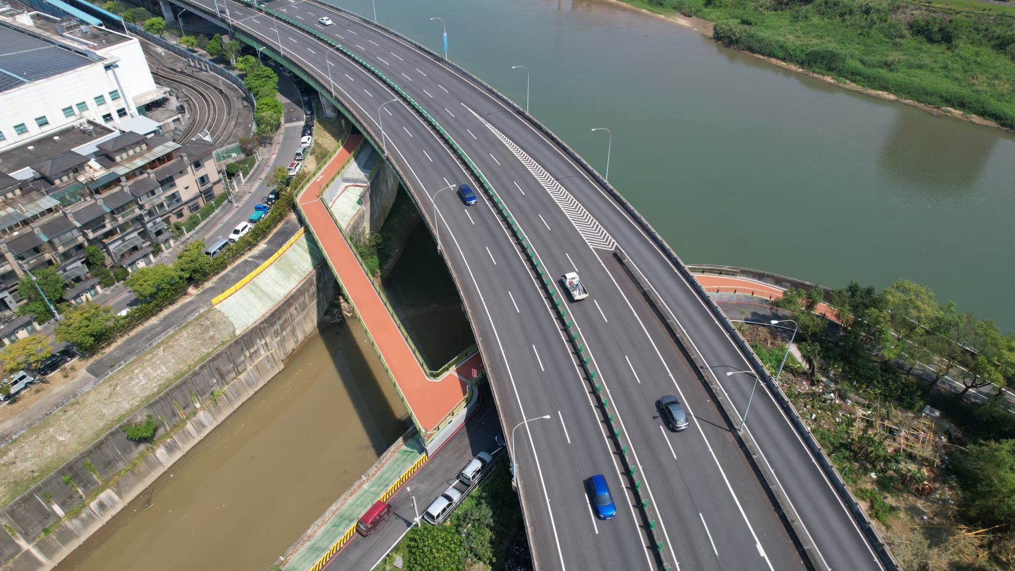 基隆河左岸自行車道完成  跨越大坑溪自行車橋已開放通行...