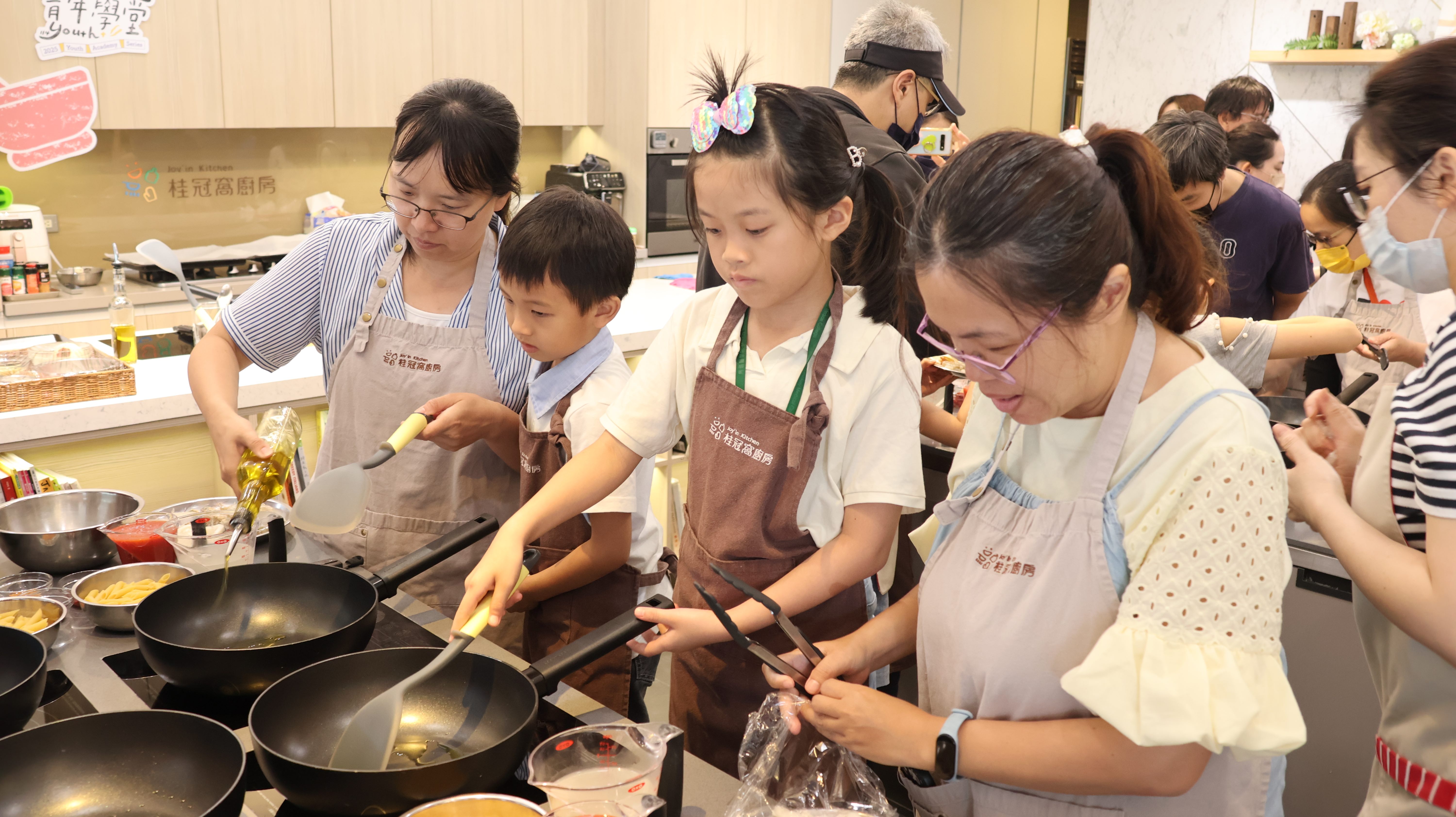  臺北市青年局辦理親子烹飪工作坊   用美味連結親子時光...