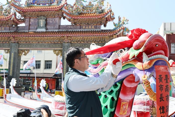 2025台南國際龍舟錦標賽點睛  祝願選手們乘風破浪中競賽平...