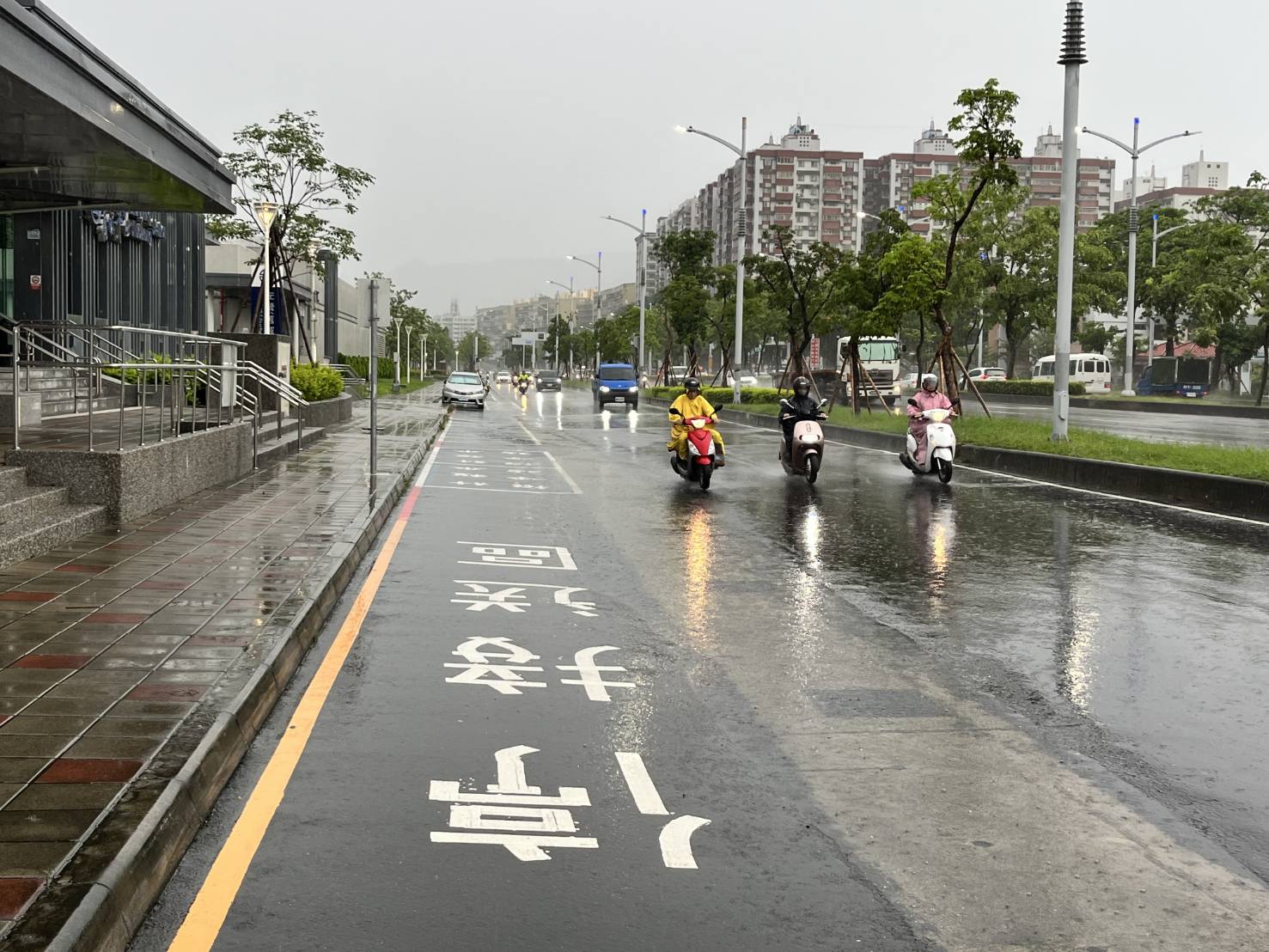 告別雨季淹水  臺鐵左營舊城站前側溝整建動工
