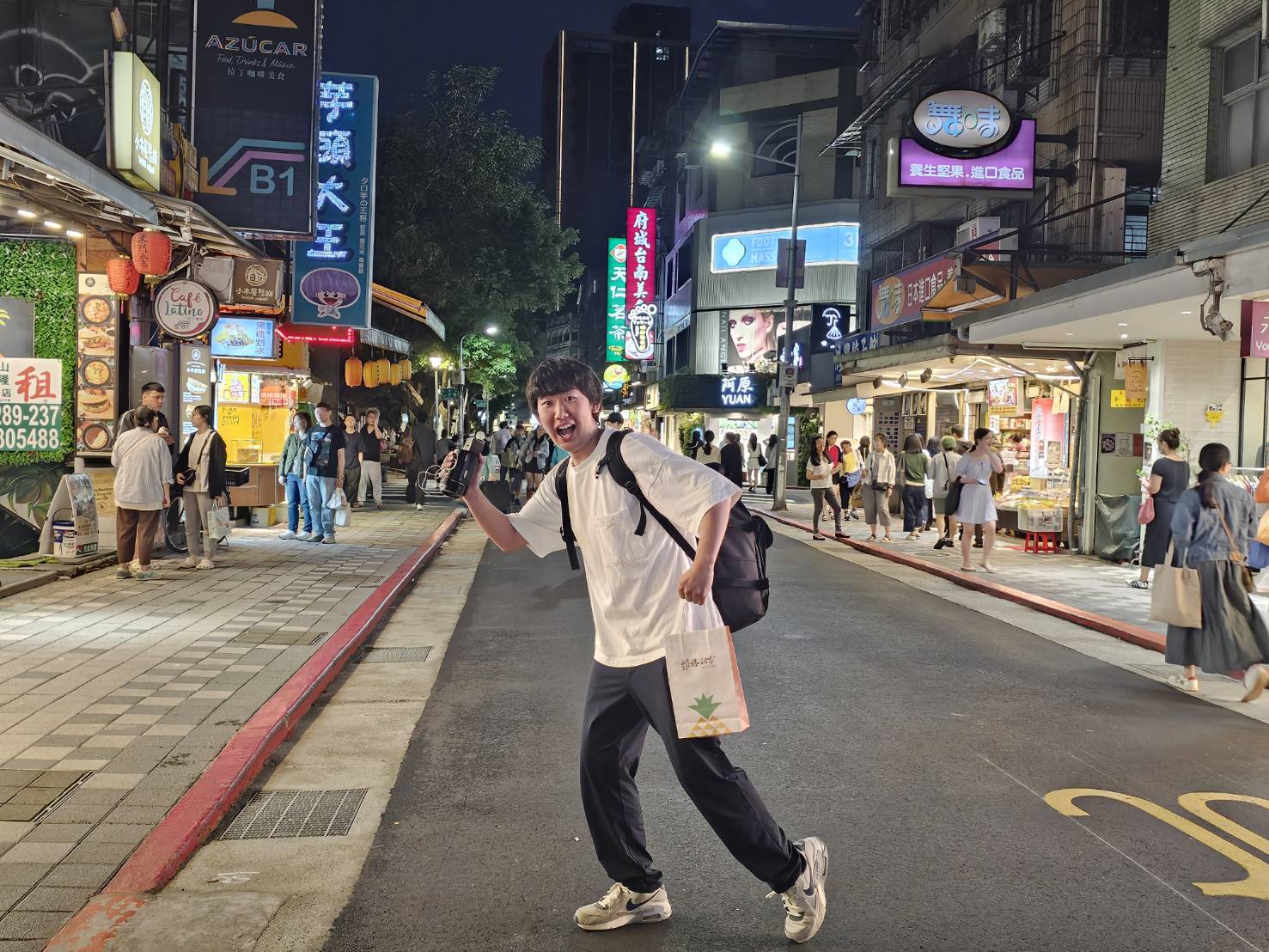日本人氣YouTuber西園寺走訪永康街徒步區體驗「五感之旅」...