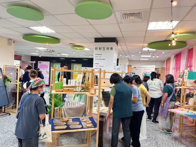 南市社會局辦理「好好市集」鼓勵婦女提升經濟力