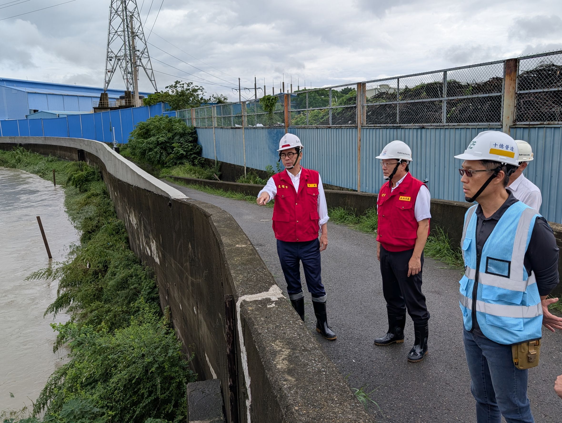 颱風外圍環流帶來豪雨   陳其邁市長視察典寶溪堤防加高進度