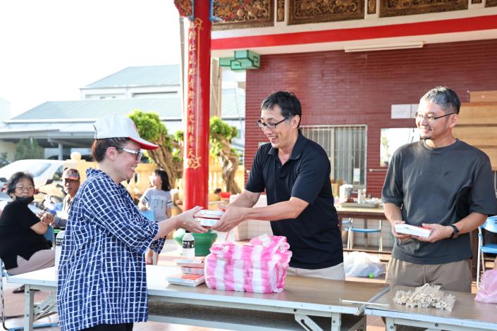 黃偉哲市長偕慈濟基金會勘災   感謝野崎孝男發送熱食慰問災民善舉