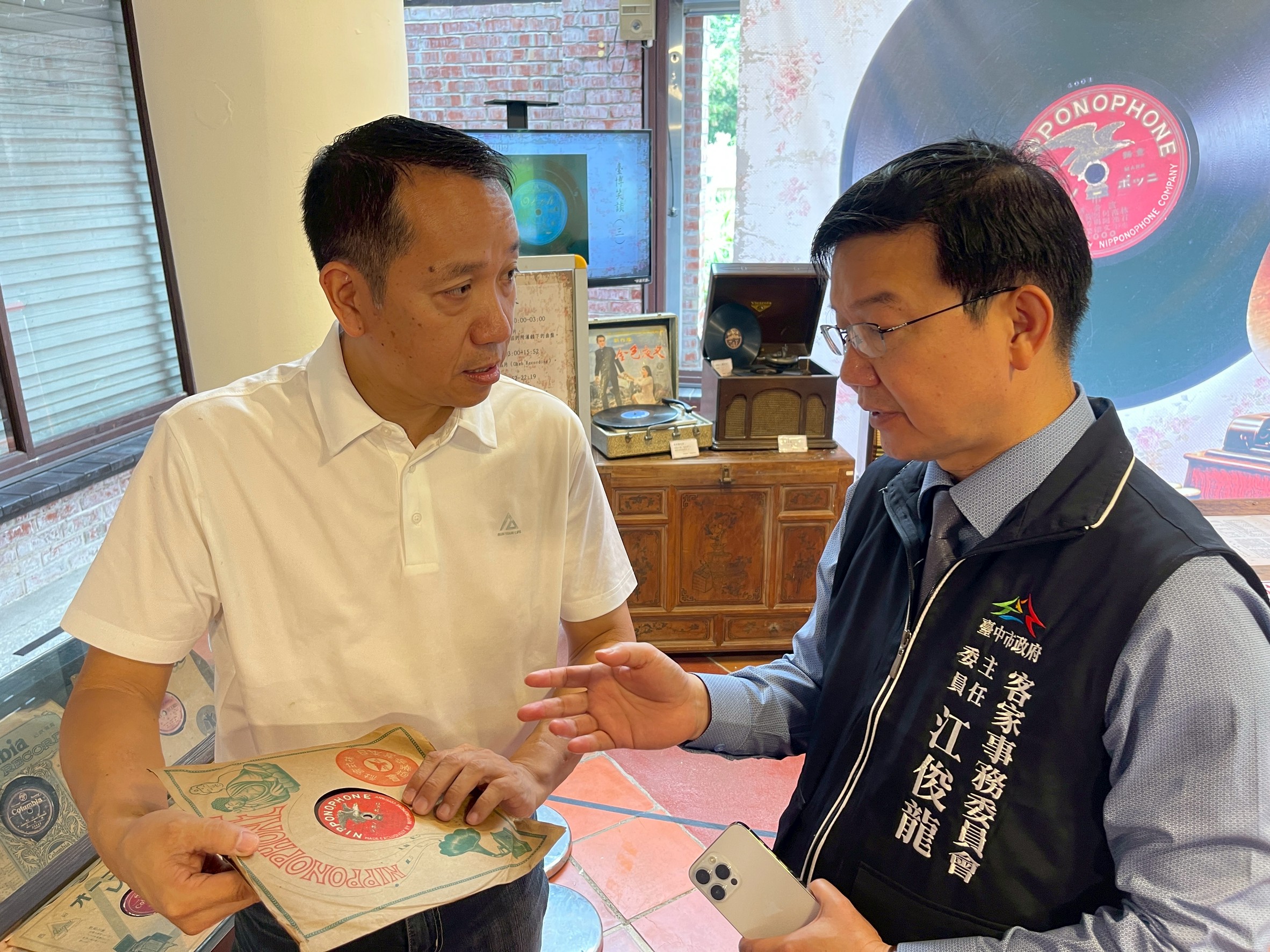 曲盤留聲細說台灣   穿越回顧客家音樂的歷史...