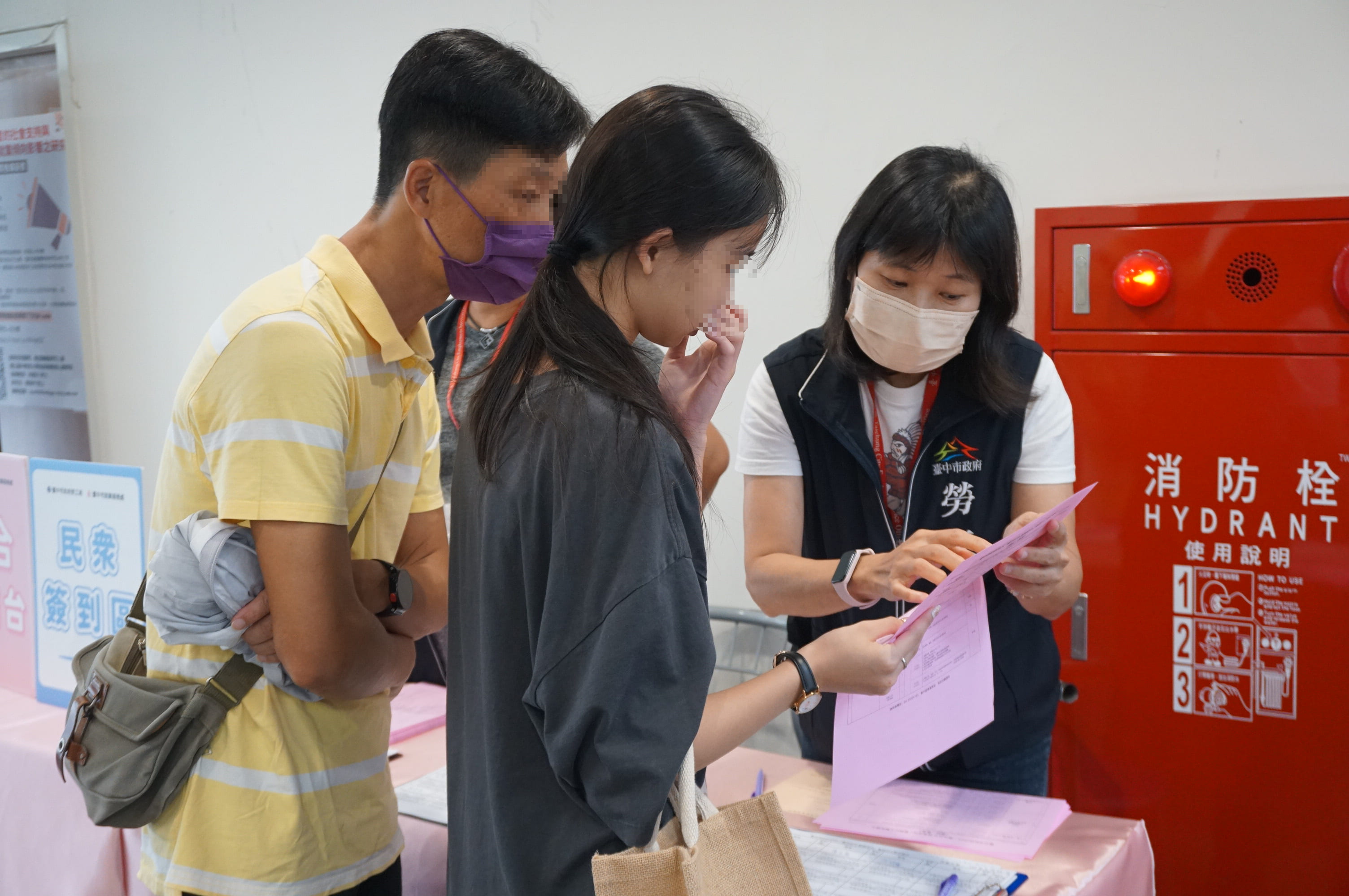 勞工局攜手5大企業  創新導入無紙化徵才...
