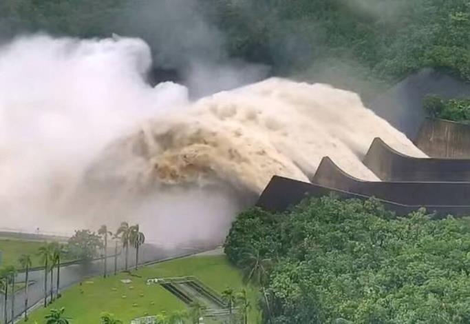 曾文水庫啓動洩洪造成河床高灘地農損 南市府將協助災損救...