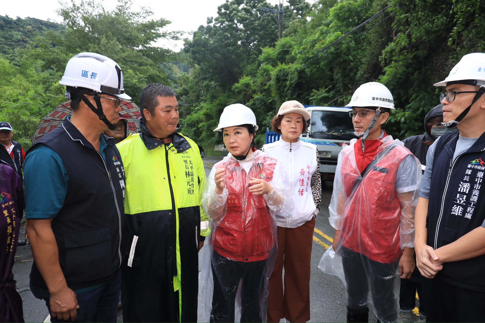 太平竹村路因豪雨崩塌  市長勘災指示全力搶通...