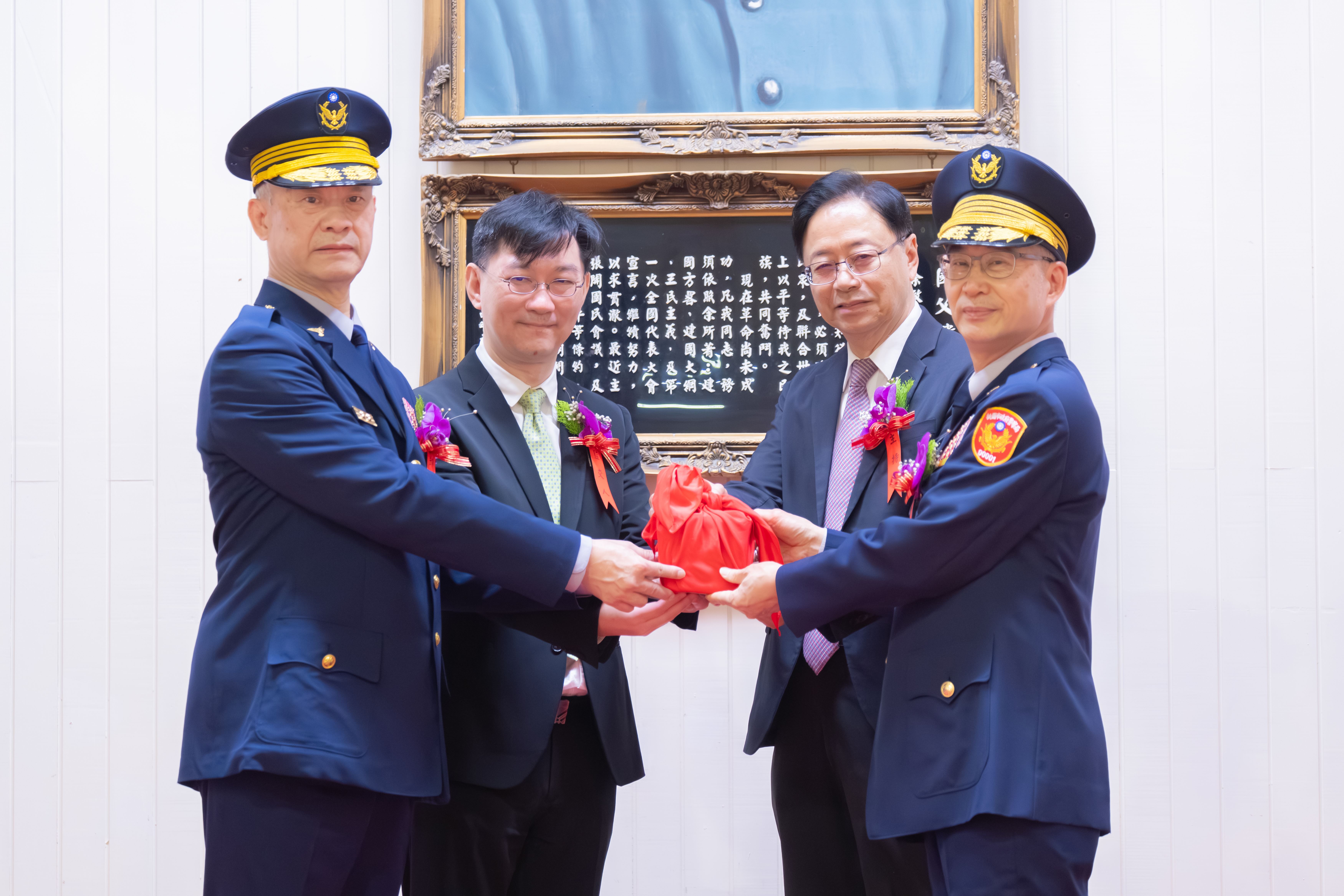 桃園市警察局新任局長與分局長交接典禮　持續打造更安全...