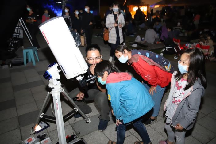 追逐柏修斯的閃耀身影   南瀛天文館邀您共賞英仙座流星雨...