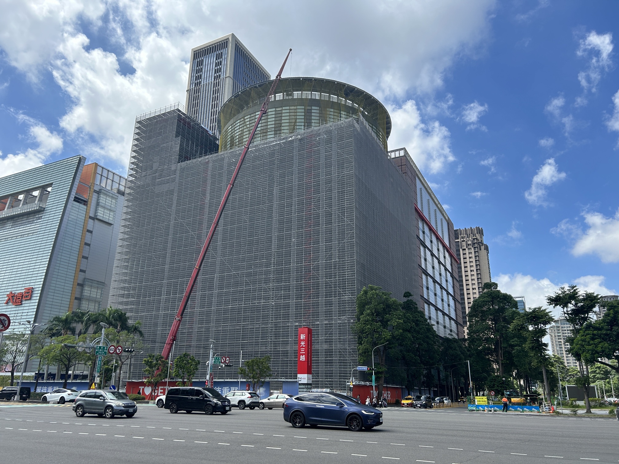 浴火重生安全領航   地標店王拼盡全力重返高光...
