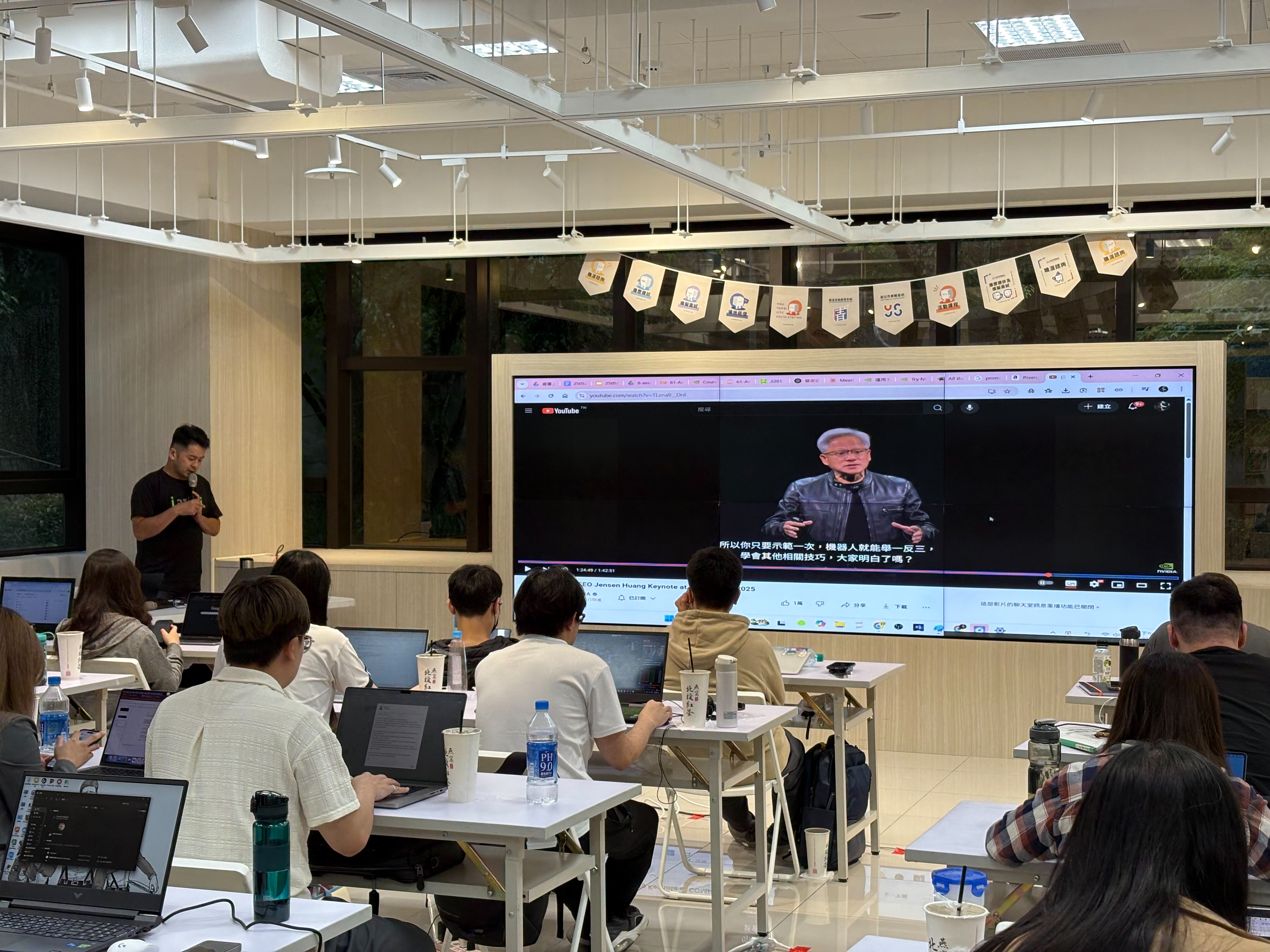 新北青年局舉辦 NVIDIA 認證課程「AI社群之夜」 近距離與機...