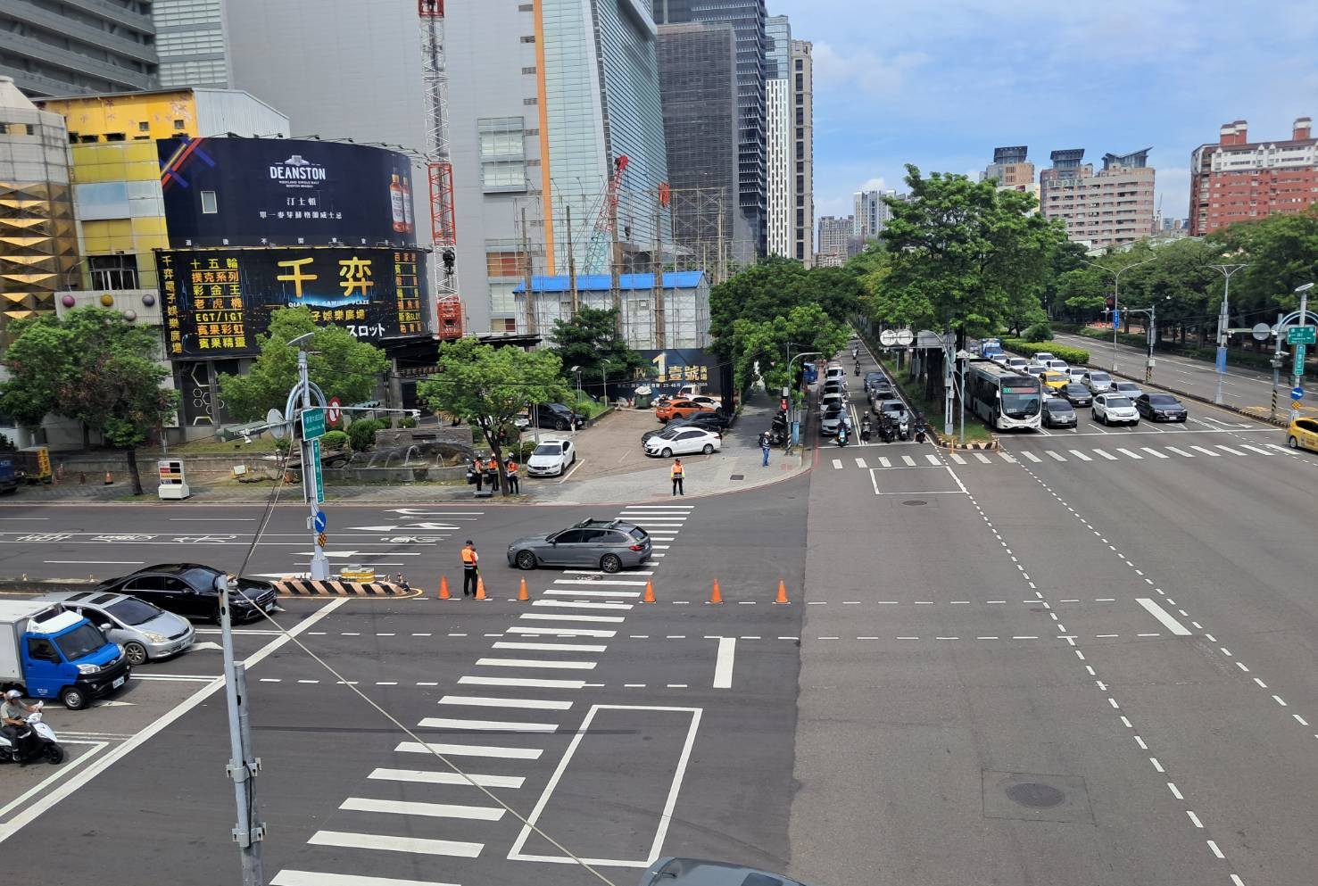 改善七期商場車陣排長龍   市政公園停車場利用率大增 ...