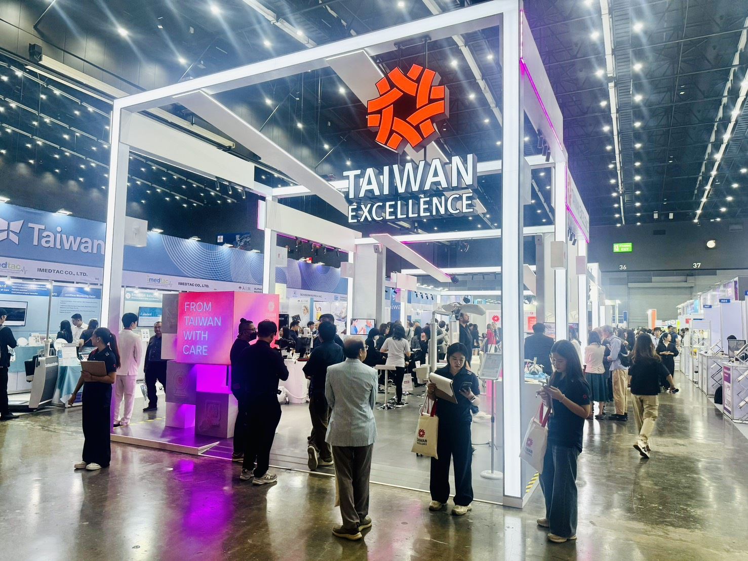 前進泰國！高市經發局助在地業者前進「曼谷國際醫材展」 拓搶亞太醫療大商機