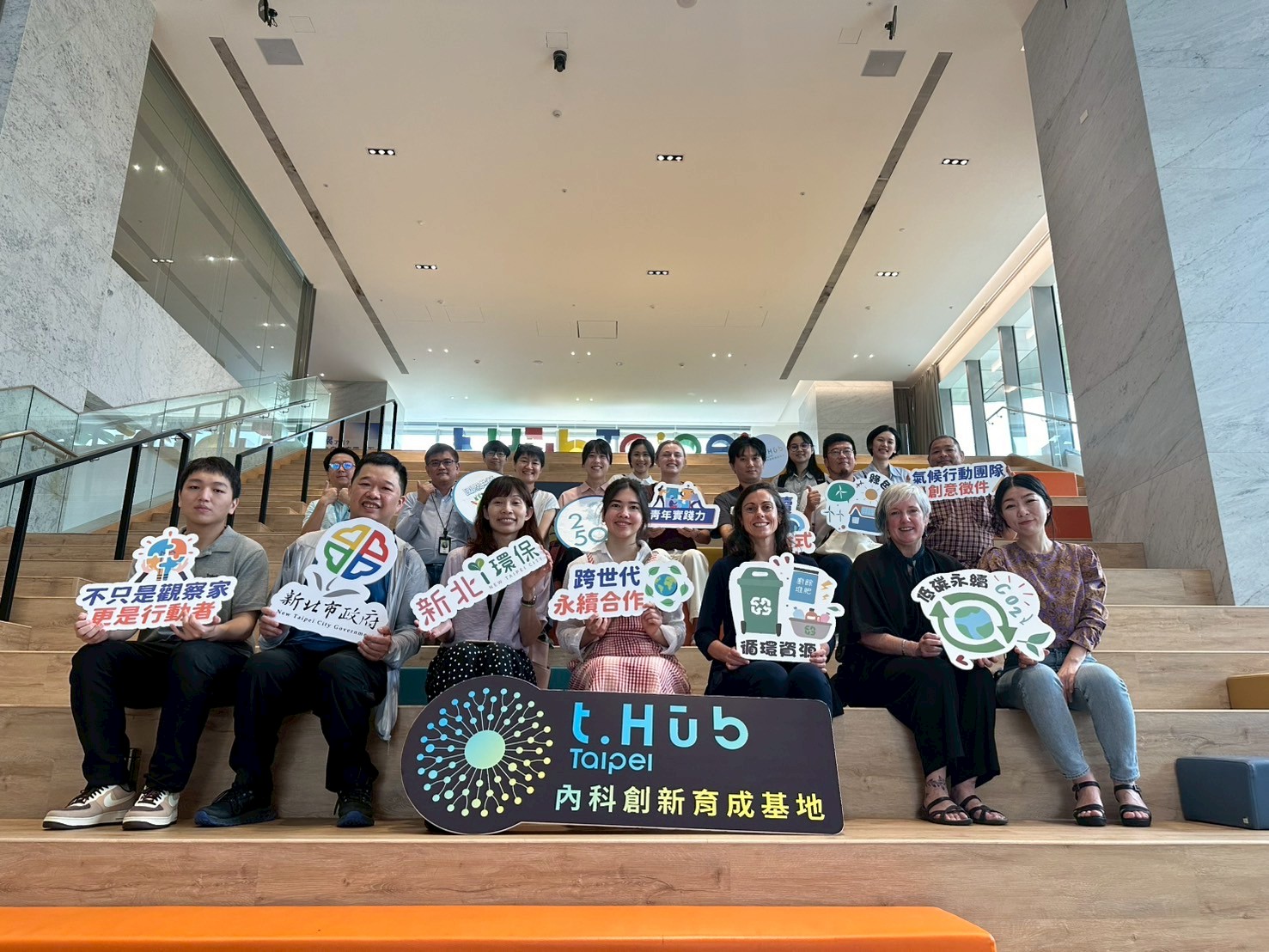 新北率國際青年走訪ESG企業與環教場域 以AI與藍曬體驗見證臺灣永續行動力