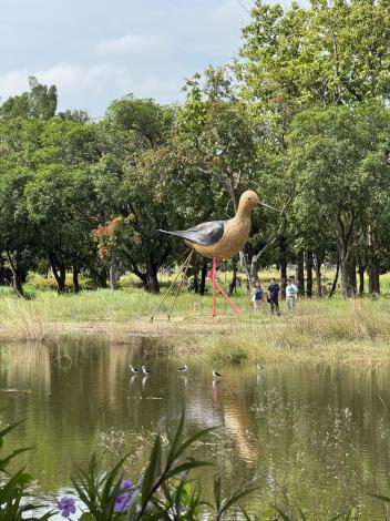 高蹺鴴現蹤官田大隆田——竹藝地景作品《躼跤紅跤痕》啟...