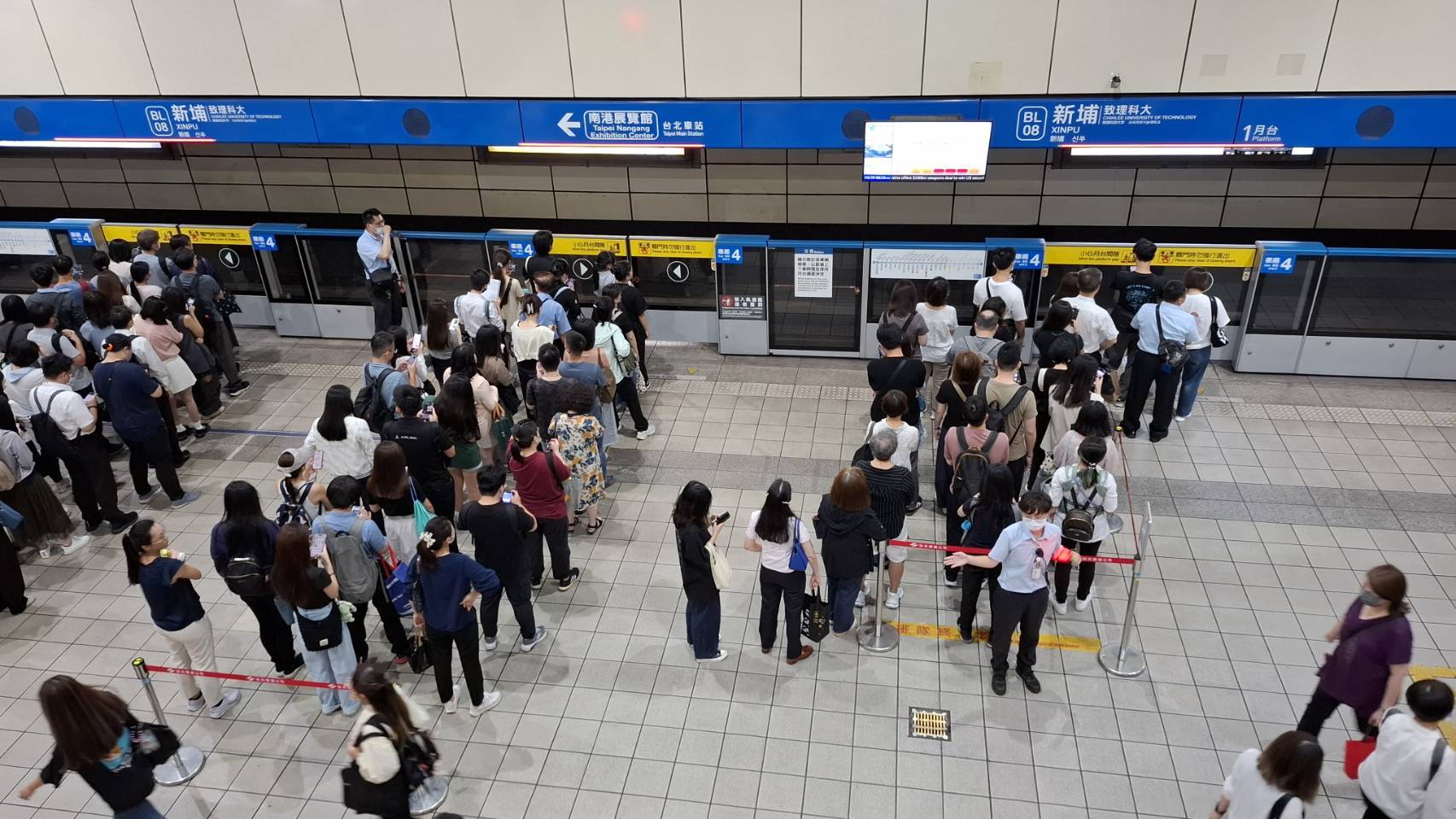 11月起捷運板南線班距時段再提前加密  提供更便利的服務...