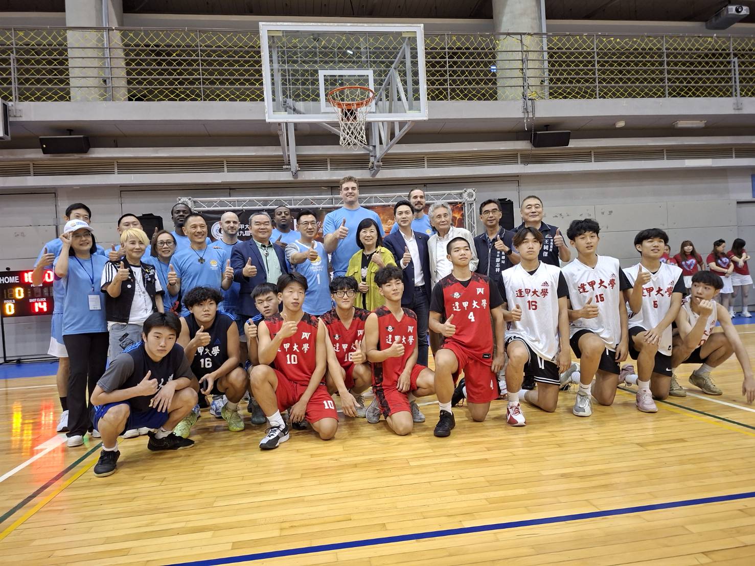 熱血追夢無框架綻放高光  獨臂球王逢甲試身手猛圈粉...