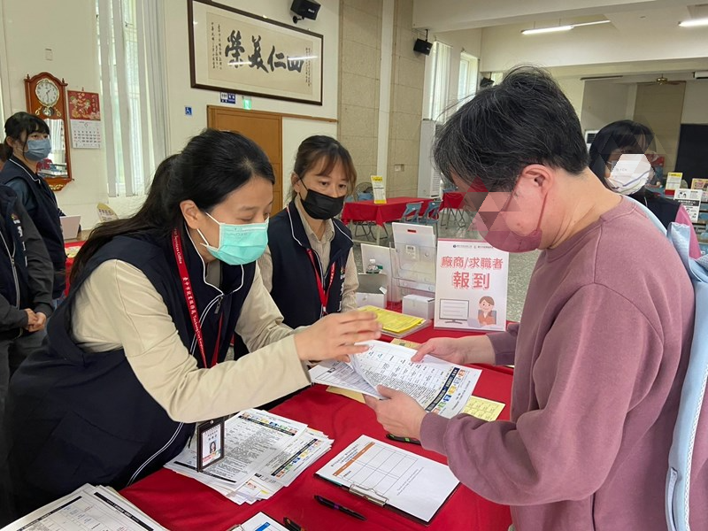 11月徵才總動員   中市最大場就博會11/1登場...