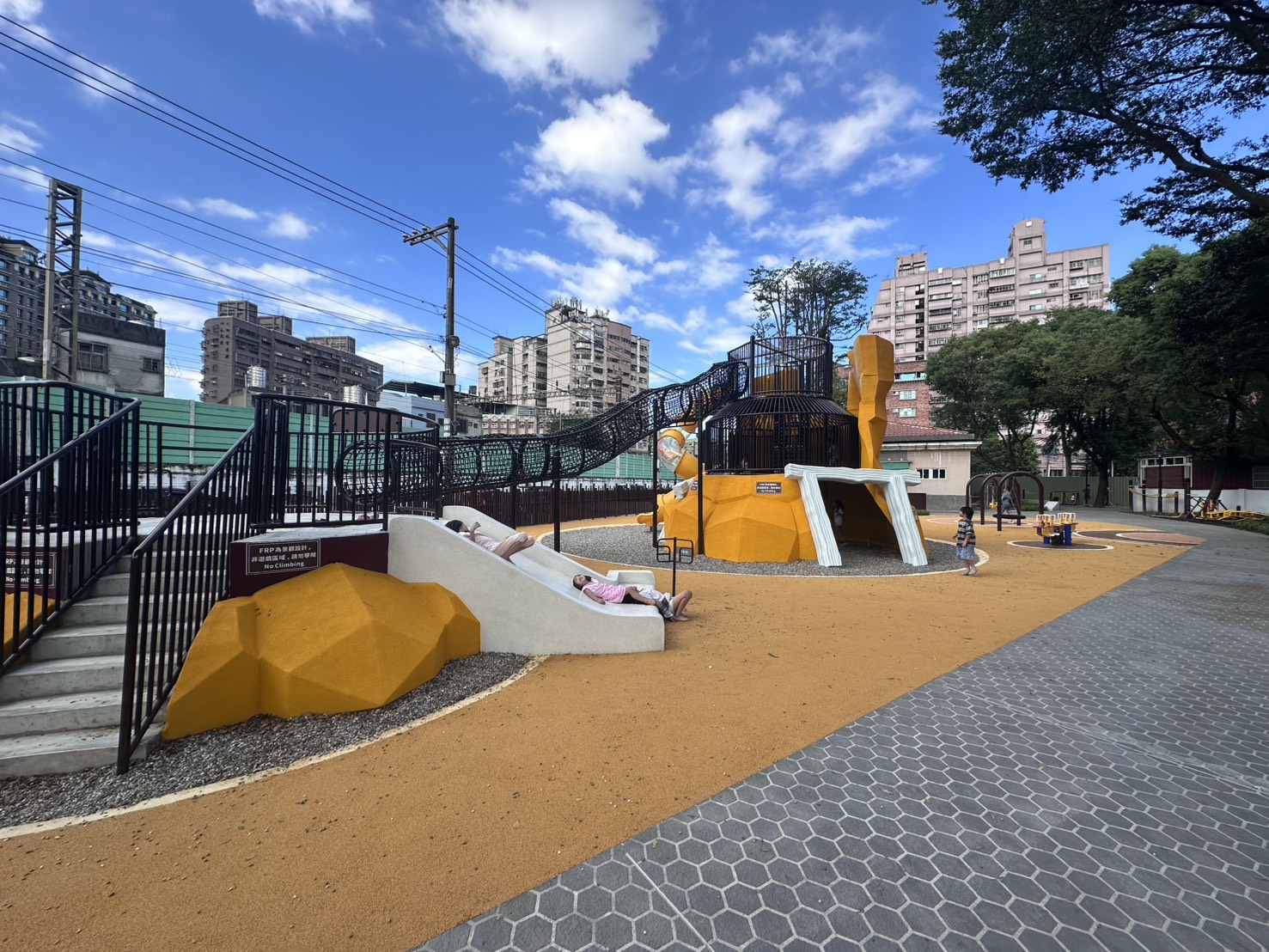 新北親子公園特色遊具嶄新亮相   玩樂中感受樹林的故事...