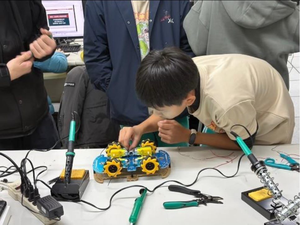 臺北市服務學習典範  青年以行動陪伴弱勢孩童...