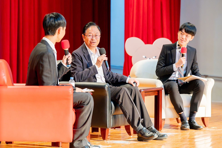 張善政「回娘家」赴建中演講  勉勵青年掌握AI發展新契機...