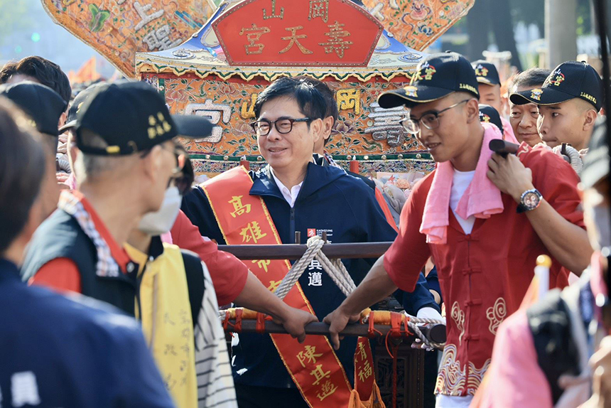 高雄三山媽祖暨白沙屯媽祖盛大合體遶境祈福  陳其邁祈願國泰民安