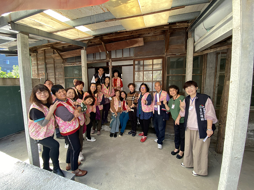 東勢地政所護產傳承好暖！  走讀老樹木屋文檔的百年物語...