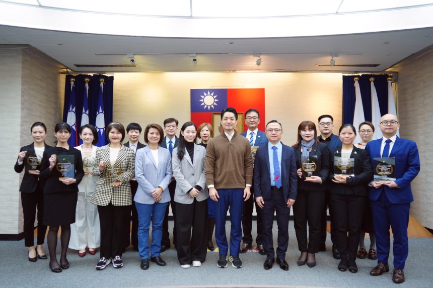 台北市首度入法辦理觀光永續金獎  蔣萬安親頒獎座鼓勵旅...