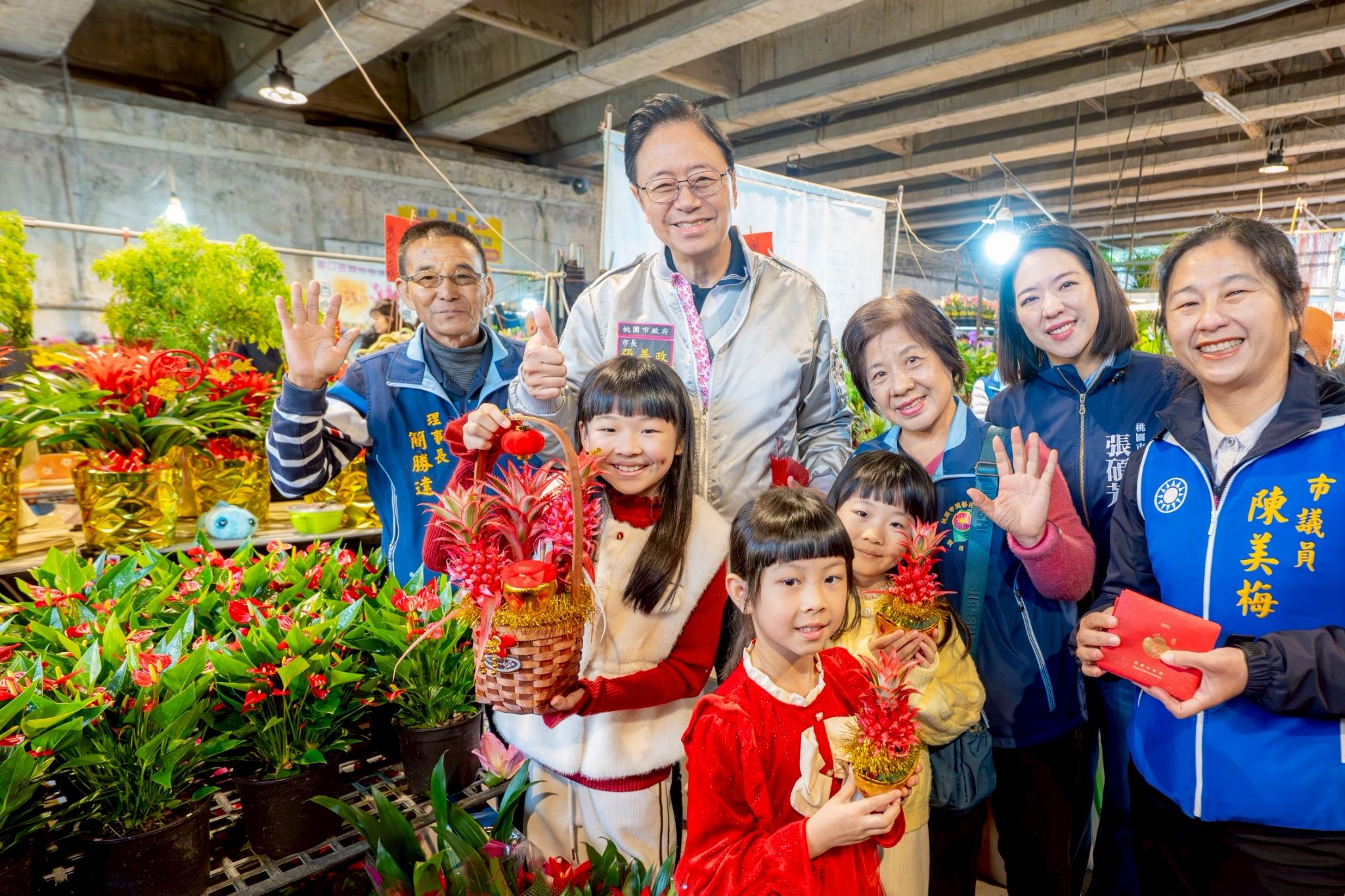 桃園假日花市今起連續營業16天　張市長拜早年邀市民採買...