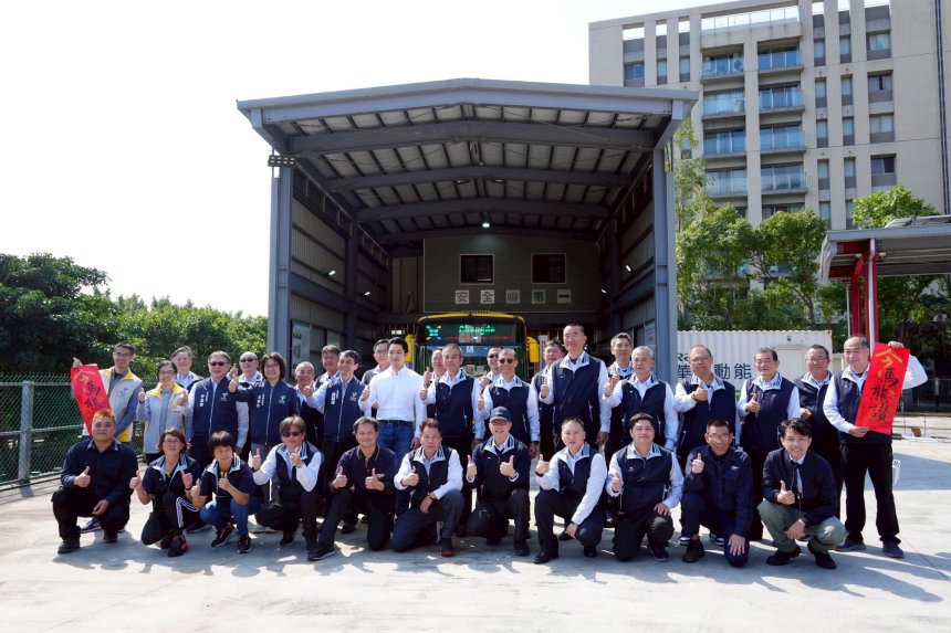 春節前慰問公車駕駛長  蔣萬安：感謝守護市民安全...