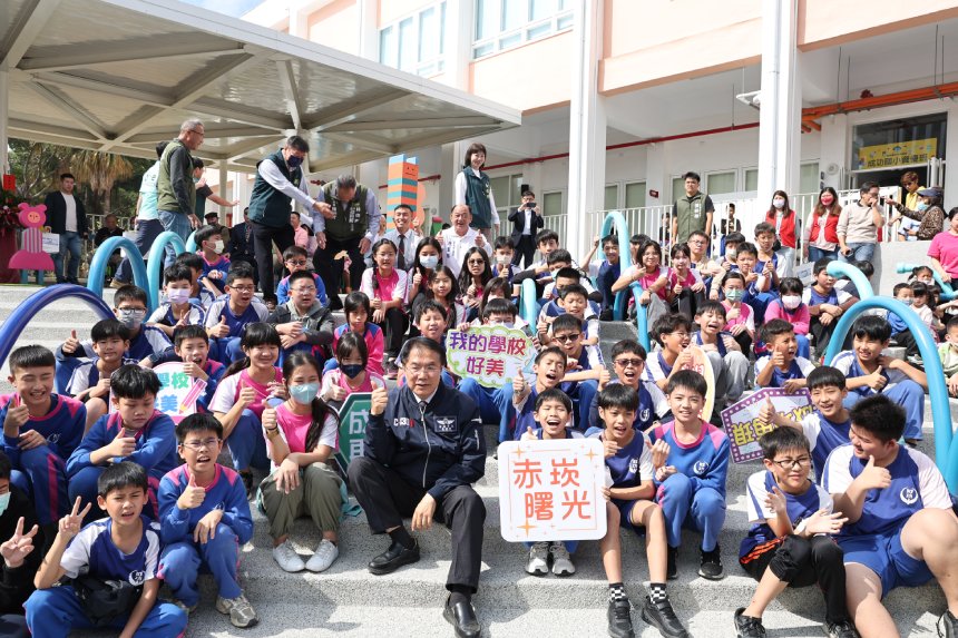 赤崁曙光迎新篇  成功國小新校舍啟用...