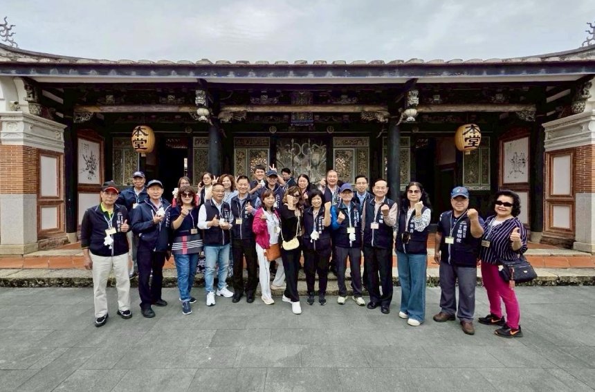 南區公所帶隊跨區觀摩  相約共遊最幸福童話城市...