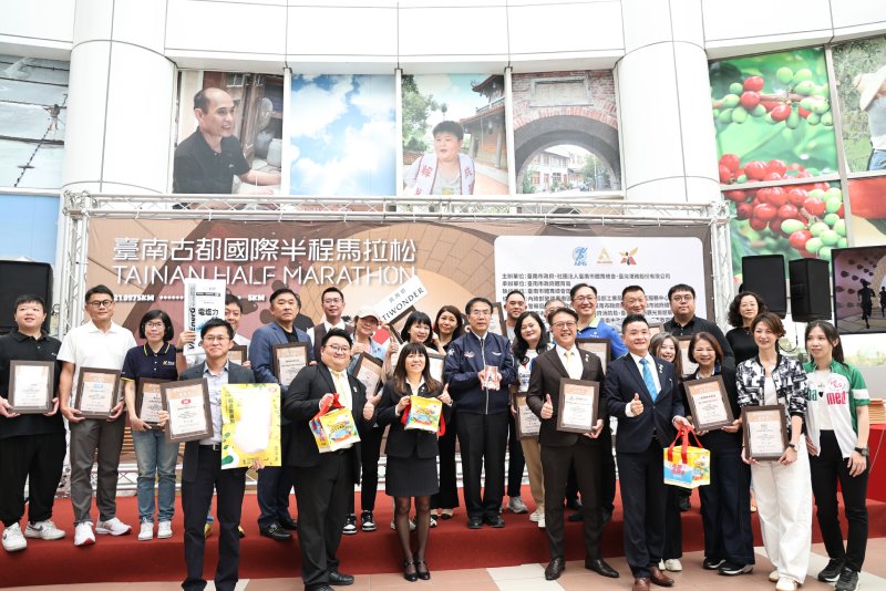 古都馬迎20週年  2萬5千名跑者齊聚台南3/1清晨開跑...