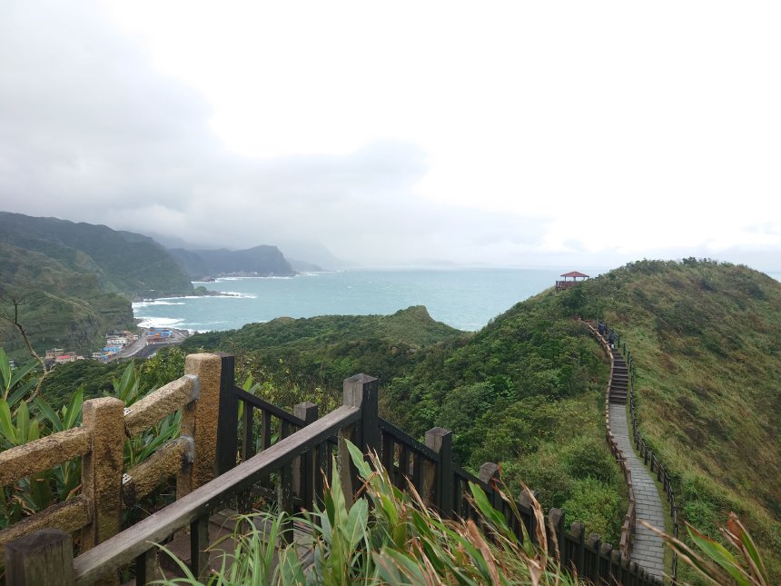 春季鼻頭漁港尋幽之旅  暢玩步道秘境品味美味海鮮...