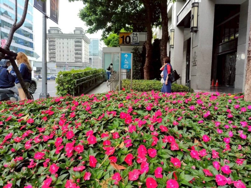 公私協力共創ESG  打造北市捷運出入口最美角落...