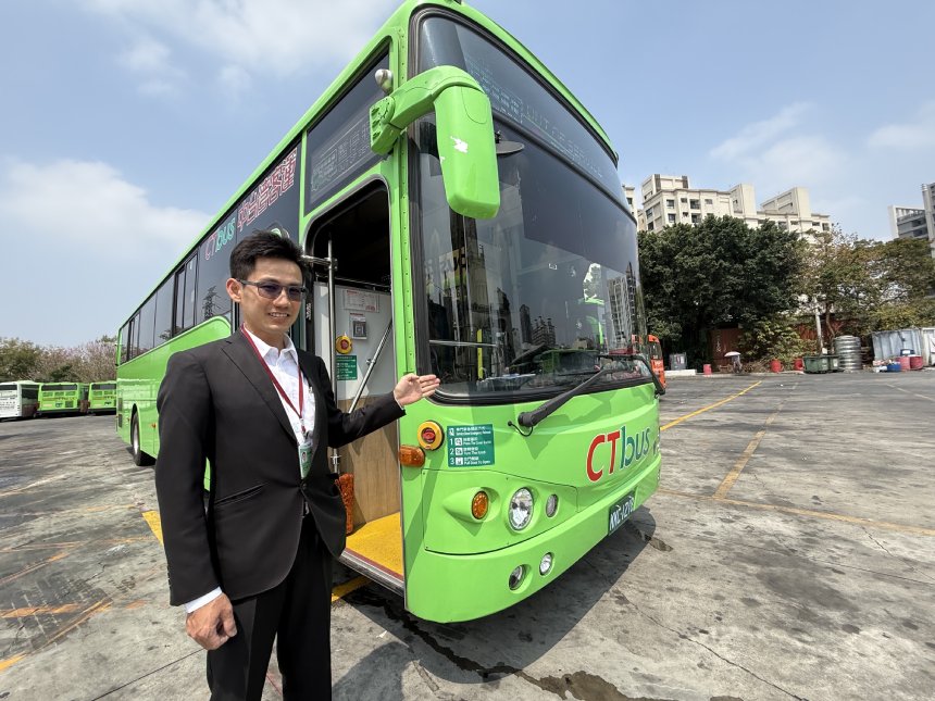 中市交通局打造有溫度的公車！駕駛熱心伸援手  市民讚「...