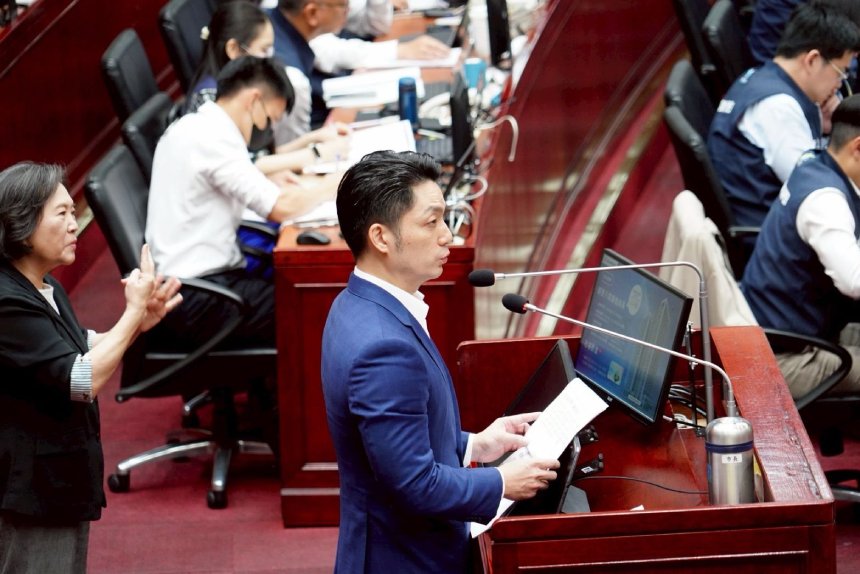 赴市議會進行施政報告與備詢  蔣萬安：持續兢兢業業為市...
