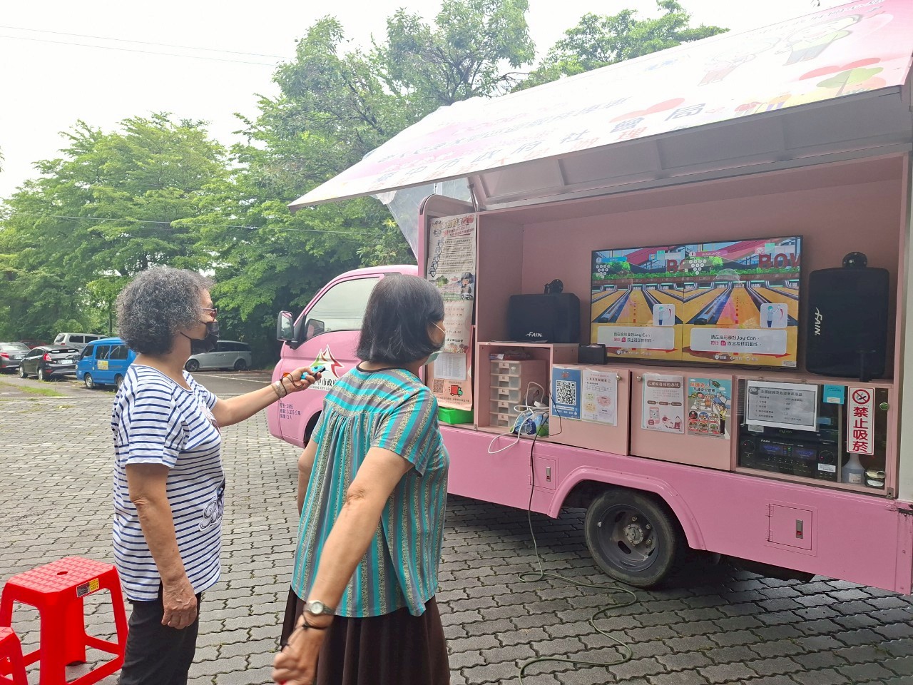 中市文康車深入社區20年 就近提供長輩多元樂齡生活 ...
